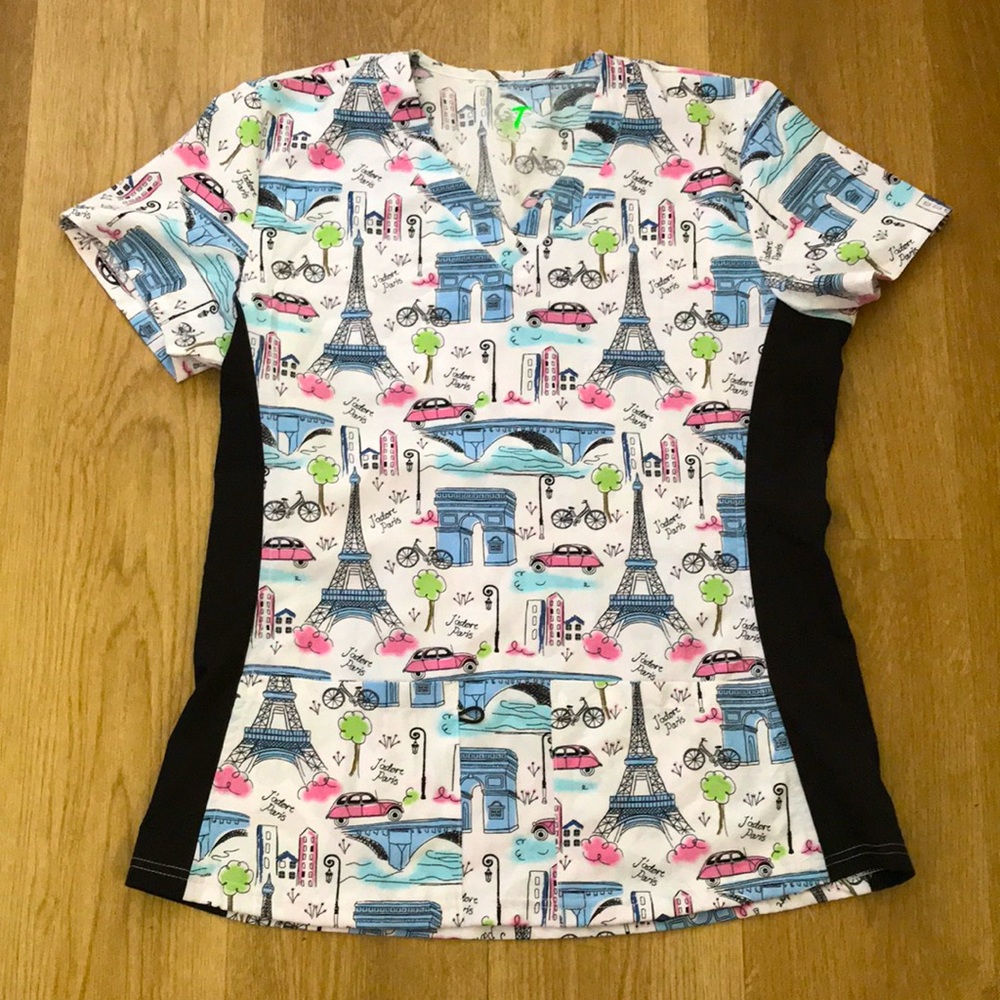 Green Town Performance “J’adore Paris” Scrub, Size M
